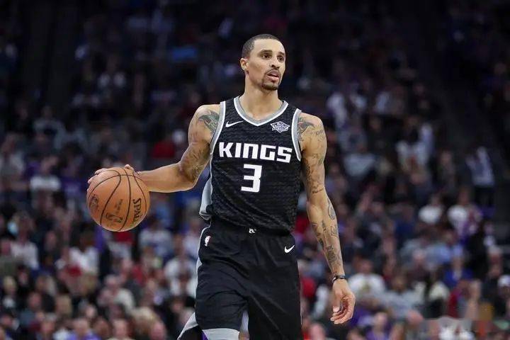 不少球员拥 不少球员拥