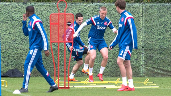 队在关键时 队在关键时